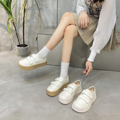 葡萄妈studiolee 真皮厚底小白鞋女2023新款魔术贴运动休闲面包鞋图2