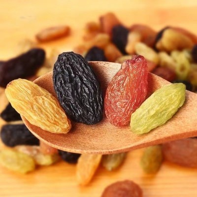 新疆特产四色葡萄干批发代发500g 新货吐鲁番无核四色葡萄干图2