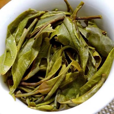 云南临沧冰岛周边大树茶头春茶普洱茶生茶散装茶叶生普明前散茶图4