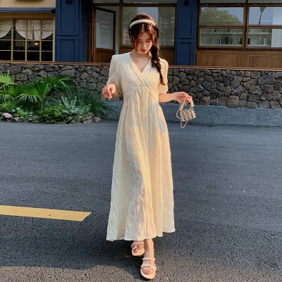 实拍夏季法式气质垂感别致绝美茶歇裙子仙女超仙米白色V领连衣裙图2