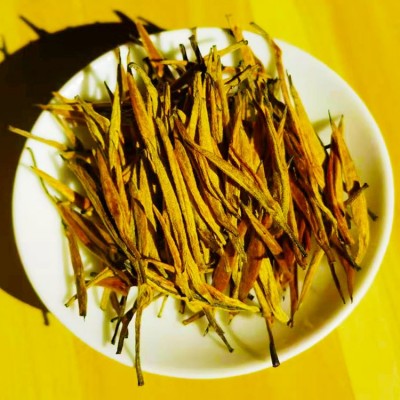 云南滇红茶 2023年 理条大树金针 凤庆滇红茶金芽 全单芽直条图3