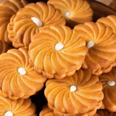 牛奶夹心饼干网红零食休闲食品传统怀旧老式小零食奶油味糕点早餐图2