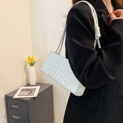 高级感法棍女包2022夏季新款糖果色小方包洋气百搭简约单肩腋下包图3