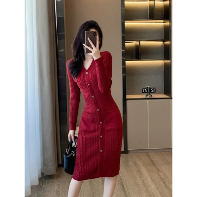过膝长款酒红色打底针织连衣裙女2023秋冬季名媛小香风包臀毛衣裙图4