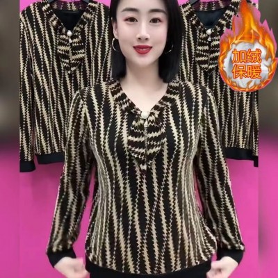 秋冬季妈妈装新款高档时尚条纹长袖V领打底衫加绒减龄显瘦T恤上衣图2