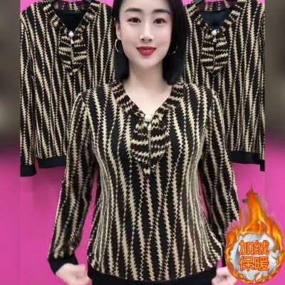 秋冬季妈妈装新款高档时尚条纹长袖V领打底衫加绒减龄显瘦T恤上衣图4
