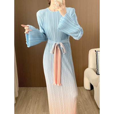 时尚渐变裙子秋季女长袖高级感礼服裙长款针织连衣裙图4