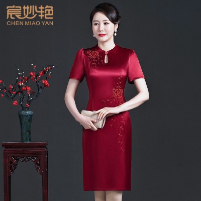 婚宴妈妈装礼服夏季新款气质短袖醋酸缎连衣裙中老年女装改良旗袍图3
