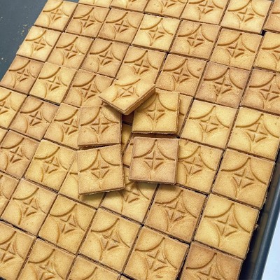 会爆浆双层日本曲奇方块酥小盒子焦糖奶油夹心饼干健康零食图2