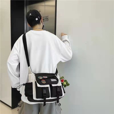 秋冬新款斜挎包男潮牌大容量ins单肩包日系休闲邮差包百搭小挎包图2