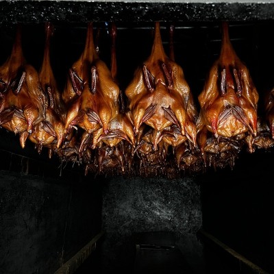 厂家直供现货批发零售四川烟熏板鸭鸭肉腊鸭零食整只装1100g图2
