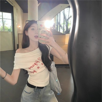 一字领短袖修身T恤女2025夏季字母印花显瘦辣妹百搭短款露肩上衣图2