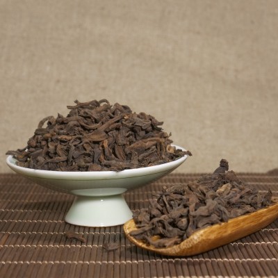 2015年云南古树普洱茶熟茶 老熟普 陈年樟香普洱散茶图2