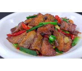 回锅肉好吃有诀窍，川菜大师分享做法，肥而不腻，瘦而不柴，美味