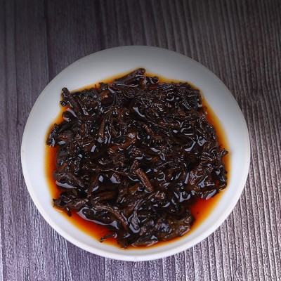 云南普洱茶易武古树普洱熟茶饼醇香古树茶357克熟茶饼现货可批发图4