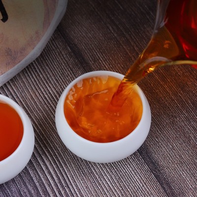 云南普洱茶易武古树普洱熟茶饼醇香古树茶357克熟茶饼现货可批发图3